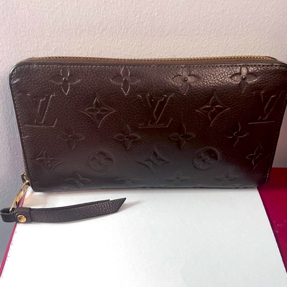 🔥🔥🔥Gorgeous Louis Vuitton empriente leather zippy wallet. Code SP2160🔥🔥🔥